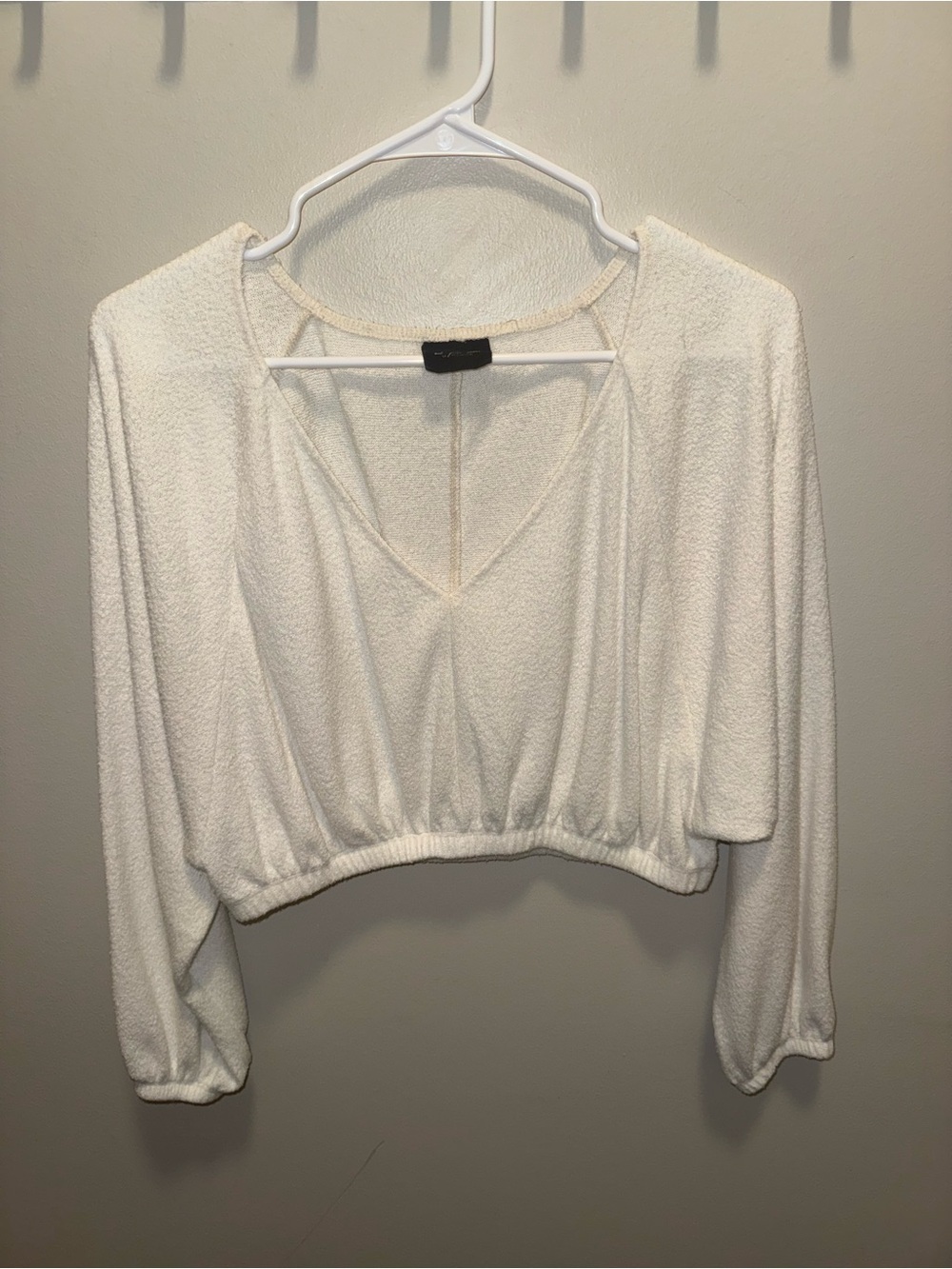 Urban Outfitters Cream Cropped V-Neck Long Sleeve Top